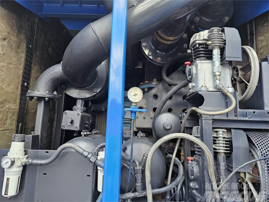 MAN TGS 35.400 Saugbagger KAISER MORO Vacuum suction - Kombinuotos paskirties / vakuuminiai sunkvežimiai