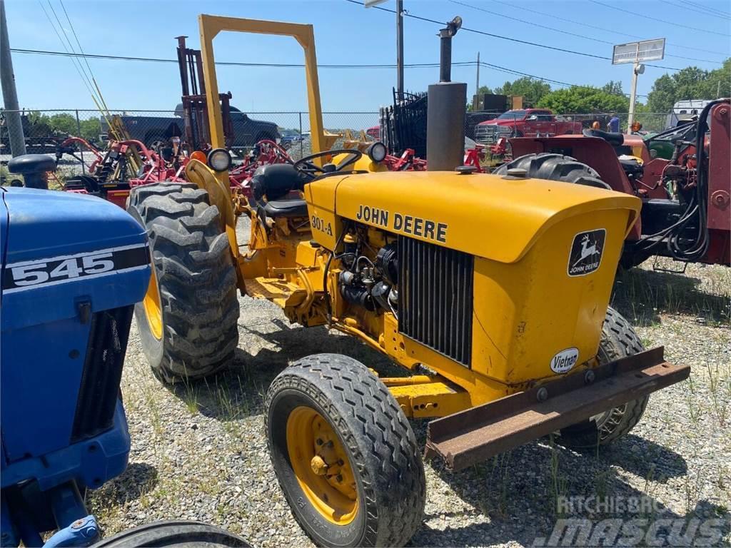 John Deere 301A Miško traktoriai