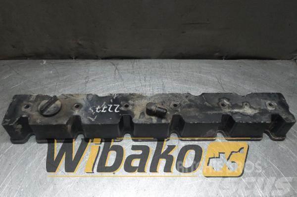 CASE Cylinder head cover Case 6T-830 3907734 Varikliai