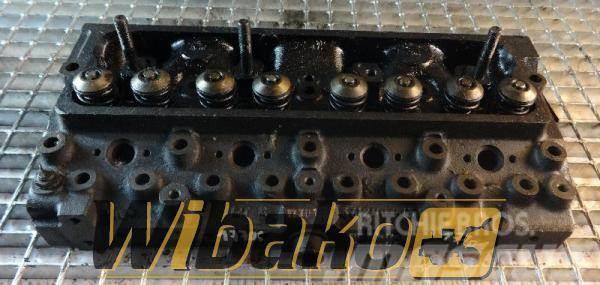 Perkins Cylinder head Perkins 1004-4T Kiti naudoti statybos komponentai