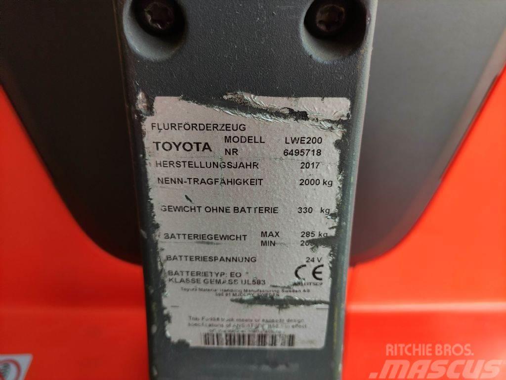 Toyota LWE200 Mažų aukščių keltuvai